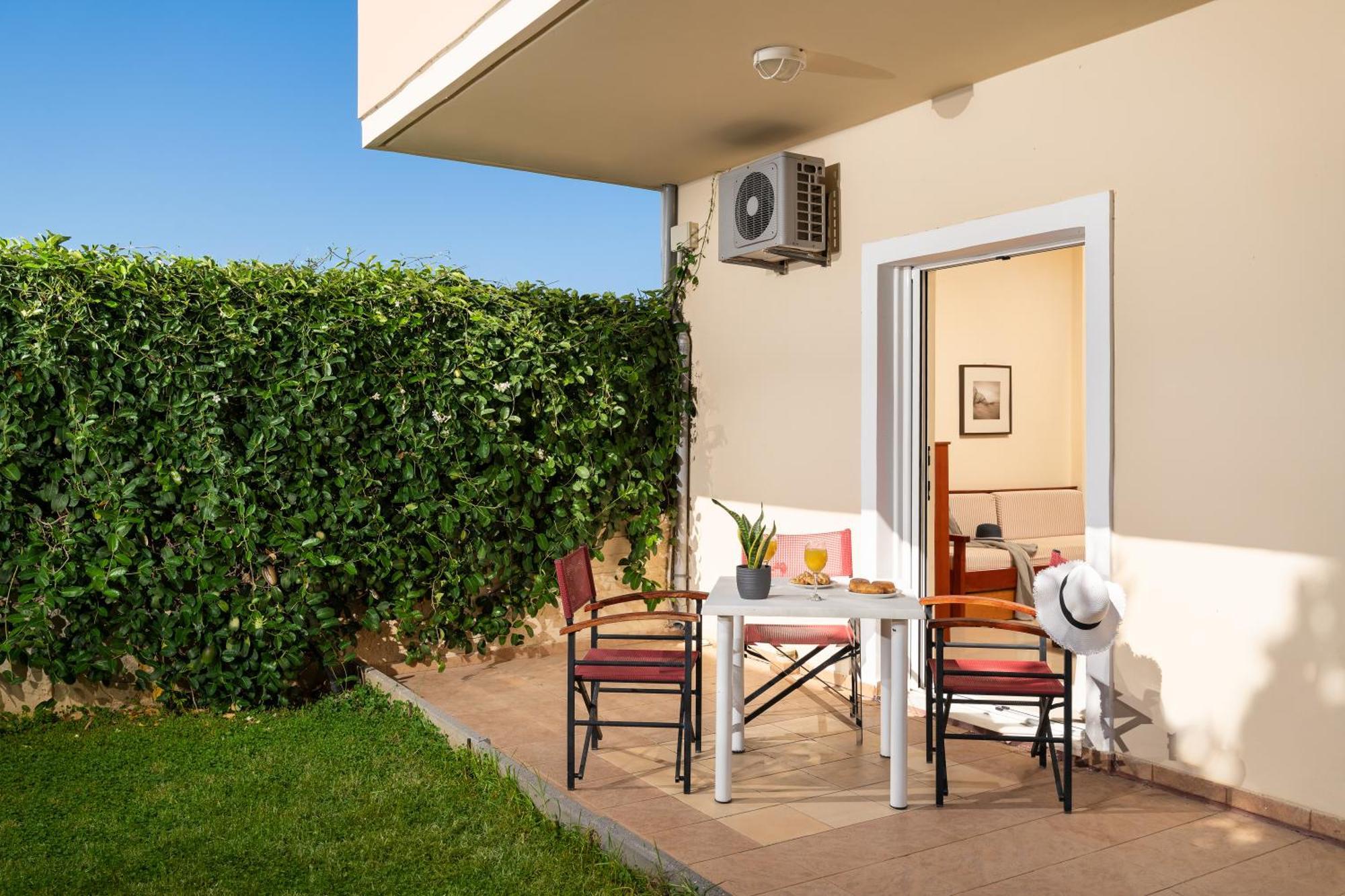 Evdokia Αpartments & Dimitra Village Agia Marina Exterior foto